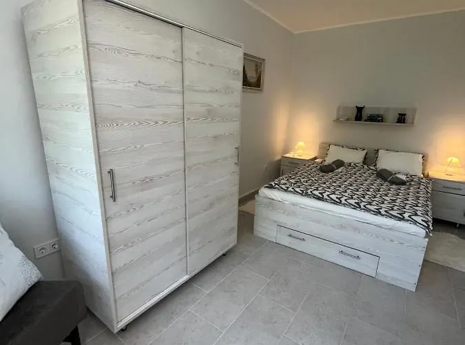 Mira Apartment *
